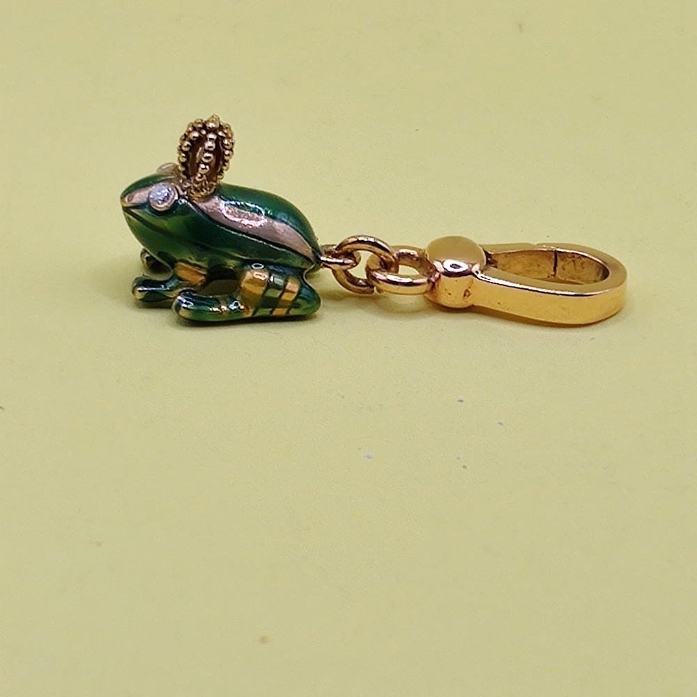 Juicy Couture Frog Royalty Charm 🐸👑 - Picture 4 of 14